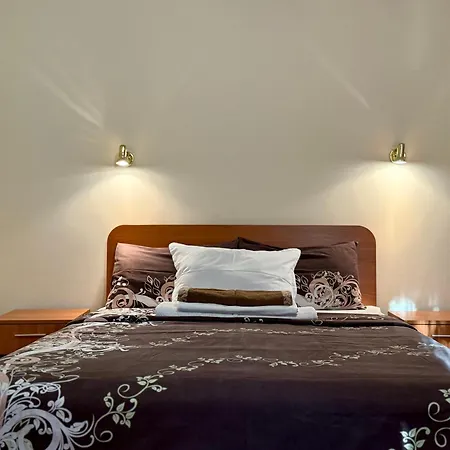 Guest House Olesya 招待所 3*