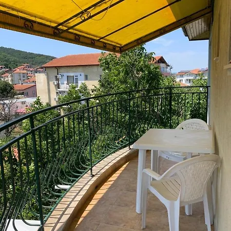 Guest House Olesya Casa de hóspedes 3*