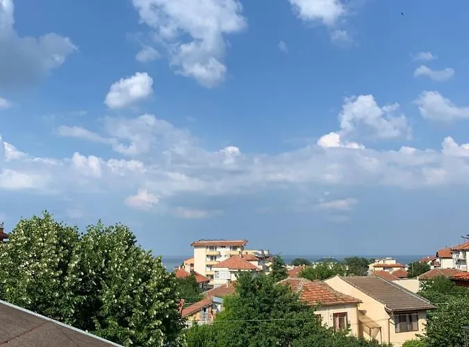 Guest House Olesya 招待所 奥布佐尔